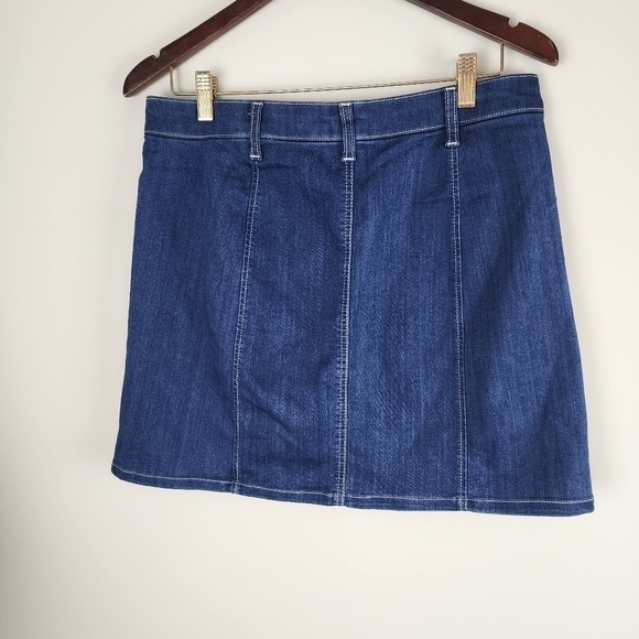 Celebrity Pink Women’s Denim Button Front Mini Skirt Size 30 - Picture 3 of 5